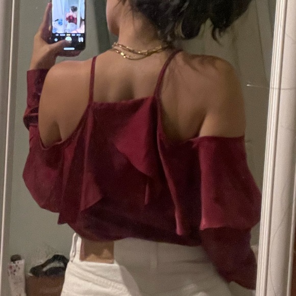 Wine 100% polyester long sleeve cut off shoulders. - Picture 3 of 4